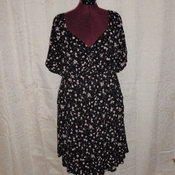 Torrid ditzy floral crinkle cut gauze puff sleeve peasant dress size 2X - Picture 1 of 15